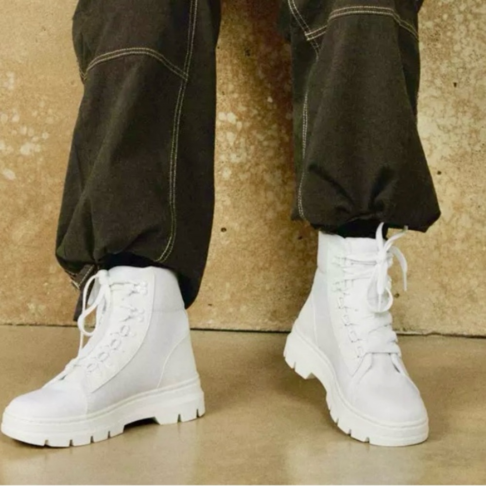 NEW Dr. Martens Combs Tech White Women's Athletic Boots Shoes Size 5 Combat 3.5